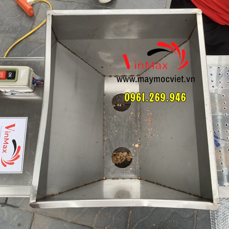 Máy bóc vỏ lụa đậu phộng rang 600 kg/ giờ Vinmax BVL600