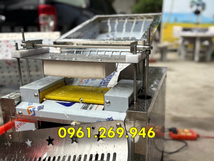 Máy bóc vỏ trứng chim cút 1 rãnh năng suất 50kg/h Vinmax TC-50