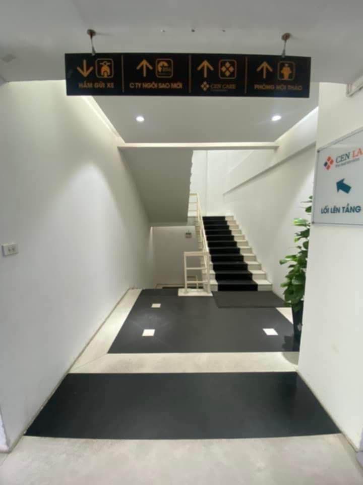 Bán Sàn Thương Mại Tầng 1 Tòa 137 Nguyễn Ngọc Vũ, 1260m2 MT 45m, Sổ đỏ lâu dài,