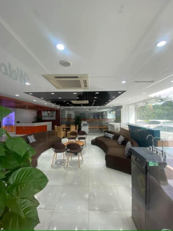 Bán Sàn Thương Mại Tầng 1 Tòa 137 Nguyễn Ngọc Vũ, 1260m2 MT 45m, Sổ đỏ lâu dài,