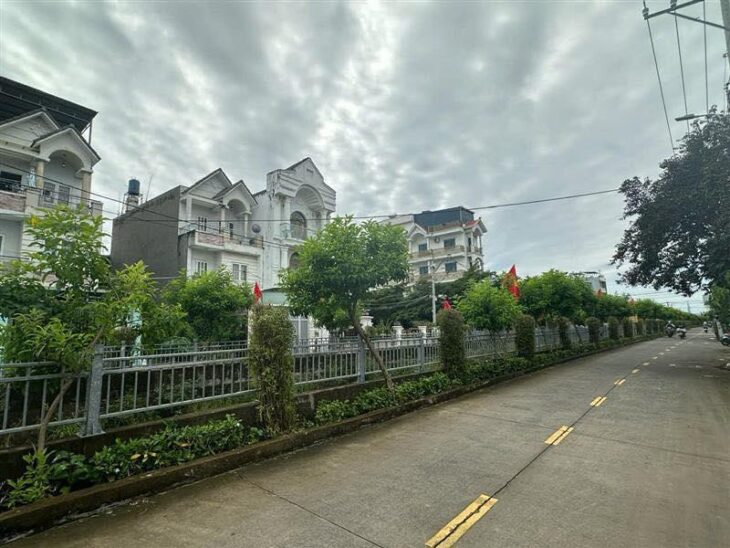 Cần Bán Gấp Lô Đất Mặt Tiền Tl37, Quận 12 – Giá Chỉ 7.88 Tỷ – Vị Trí Đắc Địa!