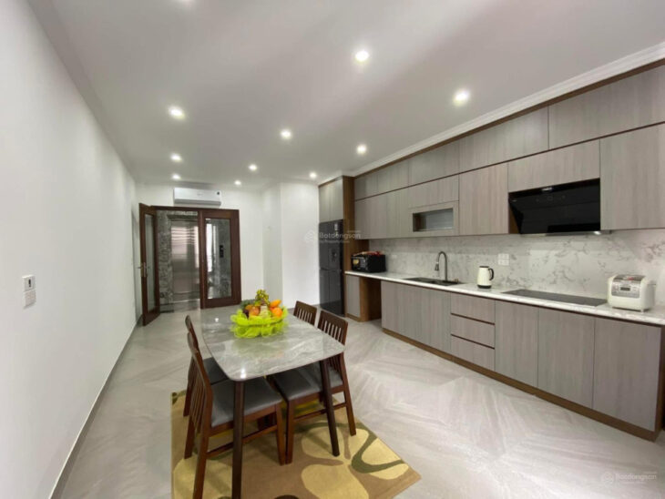 17.5 Tỷ sở hữu Toà nhà 7T Nguyễn Văn Huyên, Ô Tô Tránh , 52M2, MT 4.2M, Kinh Doanh