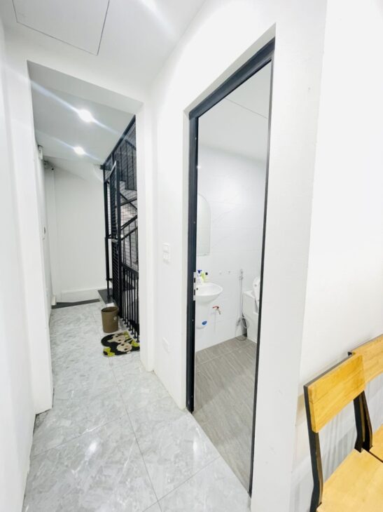 Bán nhà mặt phố oto kinh doanh, vỉa hè rộng, 42m2 x 5T, 3 bước chân ra ĐH Thủy Lợi, chỉ 16 tỷ