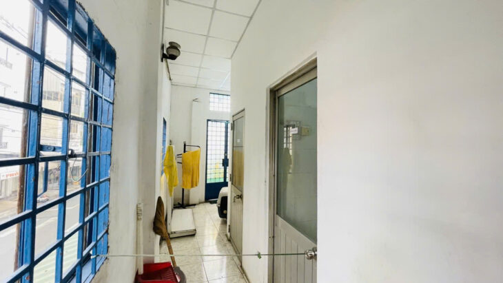 Bán nhà mặt tiền, quận 11, đường Xóm Đất, 59m2, 2 tầng, 12.6 tỷ, cấp 4