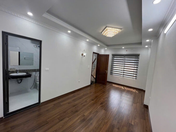 Bán nhà Phố Giảng Võ, Nhà Đẹp Ở Ngay, Thang Máy Xịn, 40mx5T, Giá: 8.7 Tỷ, Lh: 0396935190.