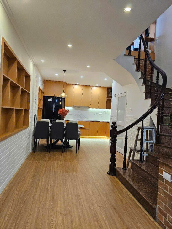 Bán nhà Phố Hào Nam, Nội Thất Đẹp, Hai Mặt Thoáng, 42mx4T, Giá: 7.6 Tỷ, Lh: 0396935190.