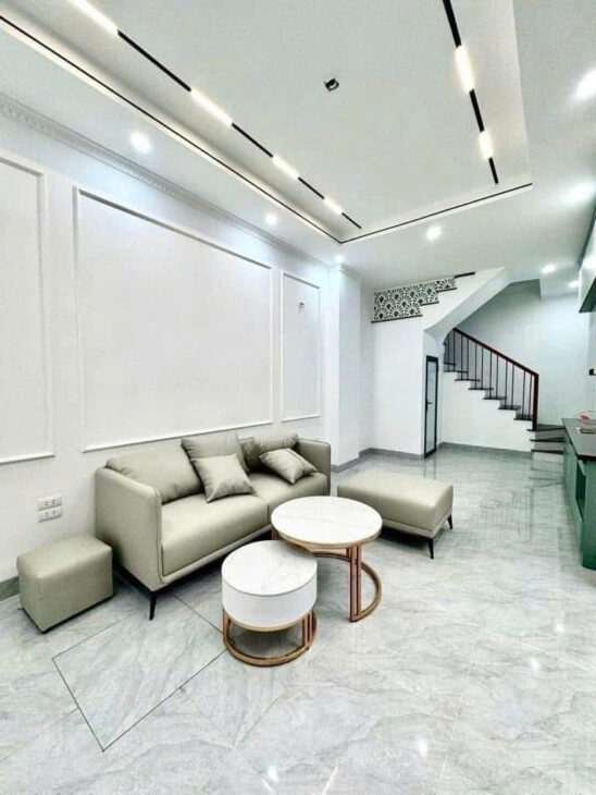 Bán nhà Phố Thái Hà, Trước Nhà Sân Thoáng, 60 Mét Ra Phố, 38mx5T, Giá: 7.7 Tỷ, Lh: 0396935190.