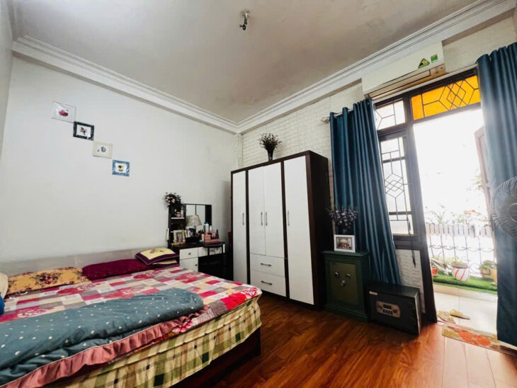 Bán nhà Phố Tôn Đức Thắng, Sổ Vuông Đẹp, Lô Góc Hai Thoáng, 42mx4T, Giá: 7.5 Tỷ, Lh: 0396935190.