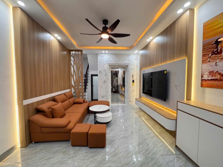 Bán nhà phố Xã Đàn_Nhà Mới Ở Ngay_Thang Máy Xịn_43mx5T_Giá: 8.8 Tỷ_Lh: 0396935190.