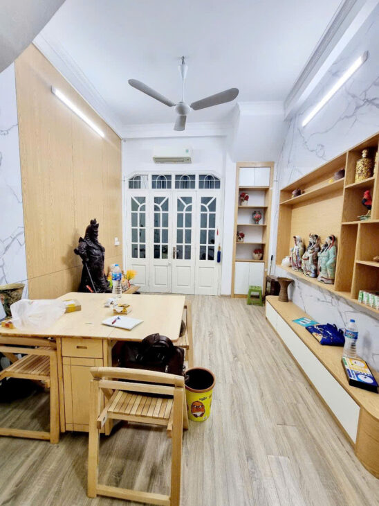 Bán nhà phố Xã Đàn_Sổ Đỏ Vuông Vắn_4 Ngủ_43mx4T_Giá: 7.6 Tỷ_Lh: 0396935190.