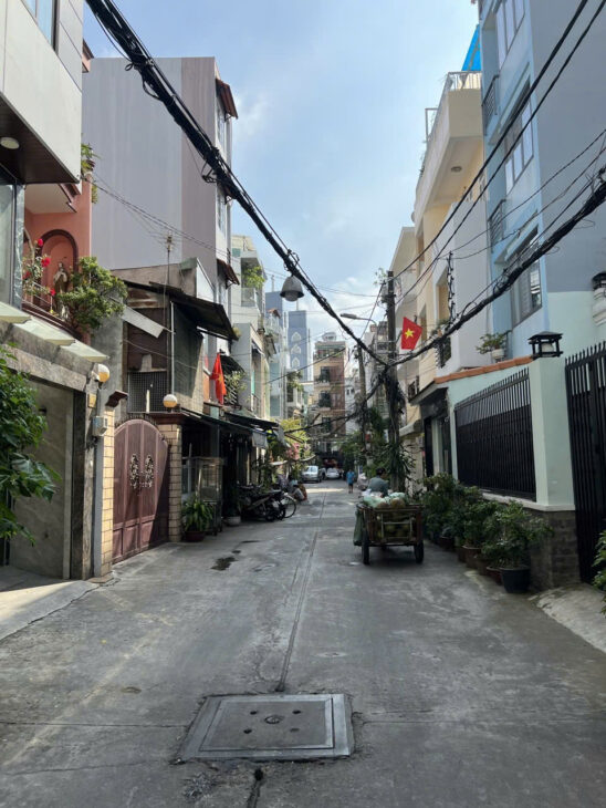 Bán nhà quận 10, Nguyễn Tri Phương, 42m2, 5 tầng, hẻm xe tải, 12.5 tỷ