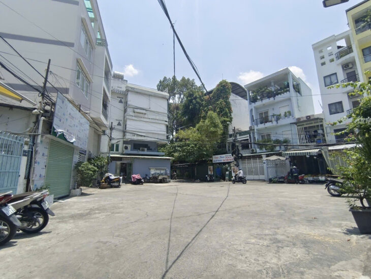 Bán nhà quận 10, đường Tô Hiến Thành, 125m2, hẻm xe hơi, 3 tầng, 23 tỷ