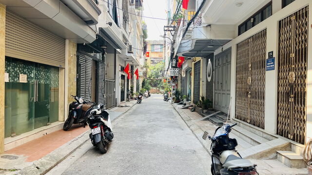 PHÂN LÔ – OTÔ TRÁNH – VỈA HÈ – THÔNG SỐ VÀNG TRONG LÀNG HOÀNG QUỐC VIỆT – 25 TỶ