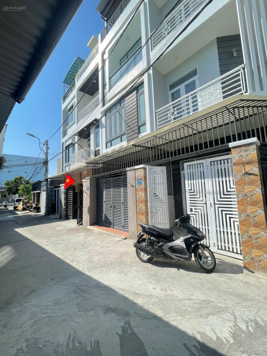 Bán Nhà 3 Tầng Kiên Cố – 2 Mặt Hẻm Thông Ô Tô – Gần Đường 23/10, Nha Trang