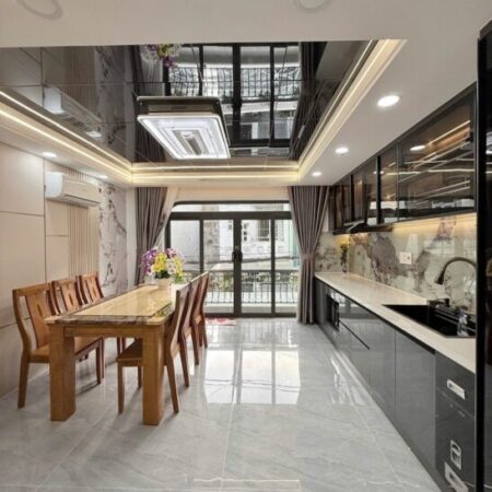 BÁN NHÀ HẺM XE TẢI THÔNG TỨ TUNG – NHÀ ĐẸP MÊ LY – THÔNG SỐ HOA HẬU – CÓ THANG MÁY – XE HƠI NGỦ