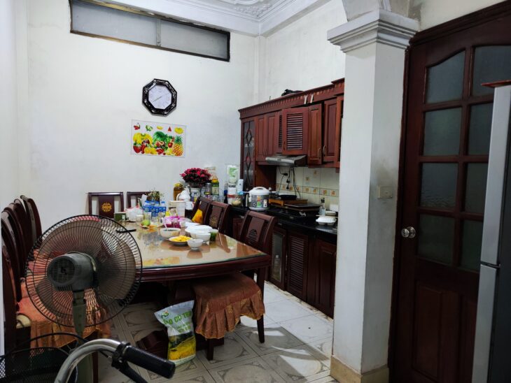 Bán nhà phân lô ngõ 132 cầu giấy 43m2*5T, ô tô cách 30M, giá 8,x tỷ, gia chủ phúc hậu