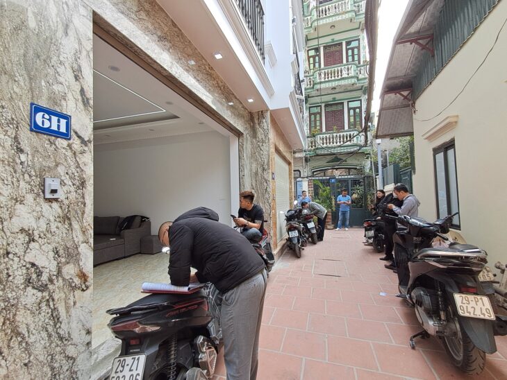 BÁN NHÀ TRUNG TÂM CẦU GIẤY 6 TẦNG THANG MÁY NHÀ ĐẸP THOÁNG SÁNG 12 TỶ