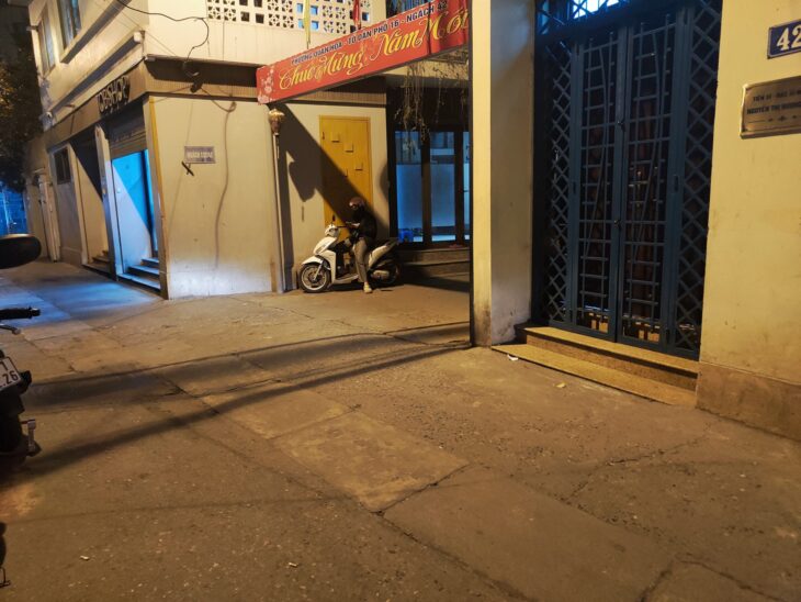 Bán nhà phân lô ngõ 132 cầu giấy 43m2*5T, ô tô cách 30M, giá 8,x tỷ, gia chủ phúc hậu