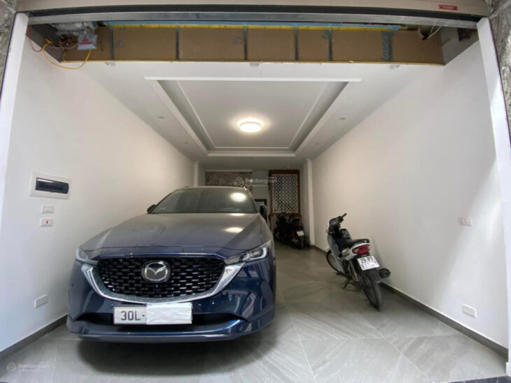 17.5 Tỷ sở hữu Toà nhà 7T Nguyễn Văn Huyên, Ô Tô Tránh , 52M2, MT 4.2M, Kinh Doanh