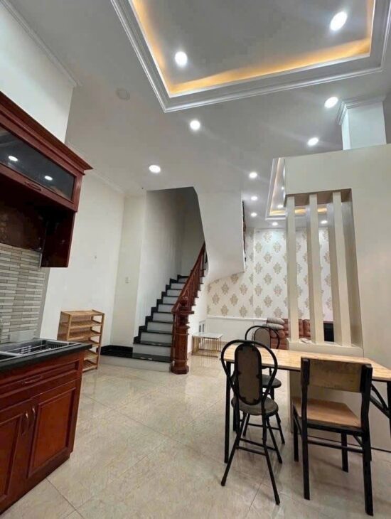 Bán nhà 50m2, 3 tầng, 4PN, 3WC, Trường Thọ, Thủ Đức – 6.8 tỷ