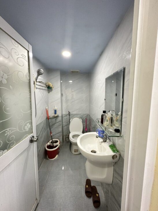 BÁN NHÀ ĐƯỜNG ÂU CƠ – HẺM XE HƠI – 3 TẦNG – NHỈNH 3 TỶ