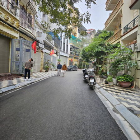 BÁN NHÀ LẠC LONG QUÂN, TÂY HỒ. 55M2 6 TẦNG MT 4M GIÁ 21 TỶ- PHÂN LÔ – Ô TÔ TRÁNH – VỈA HÈ -THANG