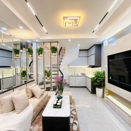BÁN NHÀ LINH QUANG ĐỐNG ĐA NHÀ ĐẸP FULL NỘI THẤT NGÕ RỘNG 6 TẦNG THOÁNG SÁNG 4,5 TỶ