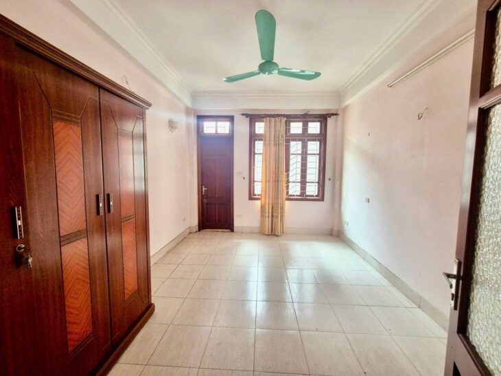 Bán nhà đặng tiến đông 63m2*5T, MT5M giá 11,5 tỷ ngõ ba gác gần hồ Hoàng Cầu