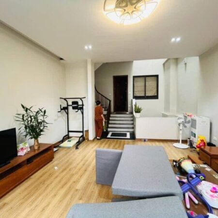 Bán nhà phố Tô Vĩnh Diện, 35m² x 4 tầng, cách ô tô 10m, giá 5.75 tỷ, tiện ở ngay Bán nhà phố Tô Vĩnh Diện, 35m² x 4 tầng, cách ô tô 10m, giá 5.75 tỷ, tiện ở ngay