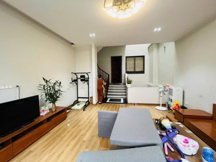 Bán nhà phố Tô Vĩnh Diện, 35m² x 4 tầng, cách ô tô 10m, giá 5.75 tỷ, tiện ở ngay