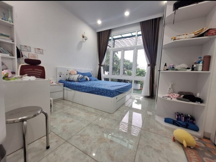 Bán nhà mặt phố đường Tự Do, Q.9, 90m², 3 tầng, 9.1 tỷ
