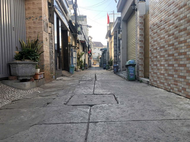 bán nhà hẻm xe hơi thạnh lộc 15, cách đường lớn hà huy giáp 50m2, phường thạnh lộc q12, nhà thông