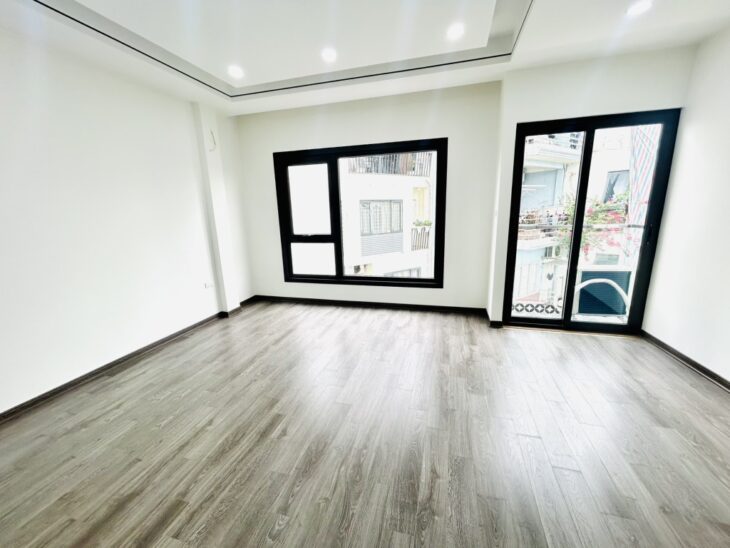 Bán nhà Trương Định – Ngõ nông thẳng phố – 5 tầng thang máy – Giá chỉ 7.9 tỷ