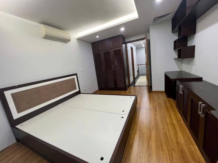 Bán gấp căn hộ duplex 275 nguyễn trãi 132m2*2T, 3PN, giá 8,5 tỷ full nội thất