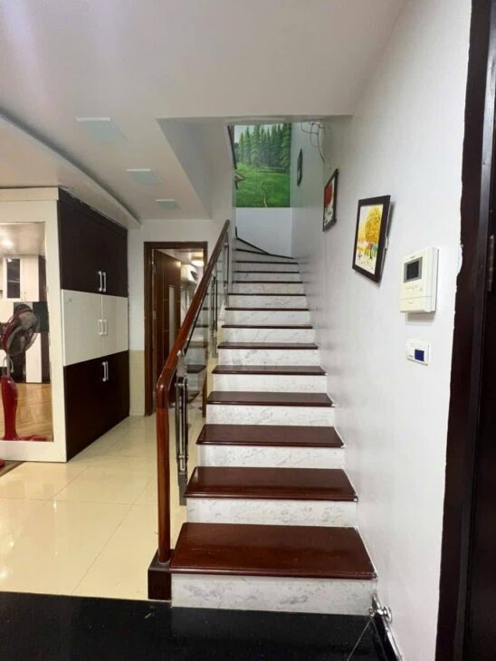 Bán gấp căn hộ duplex 275 nguyễn trãi 132m2*2T, 3PN, giá 8,5 tỷ full nội thất