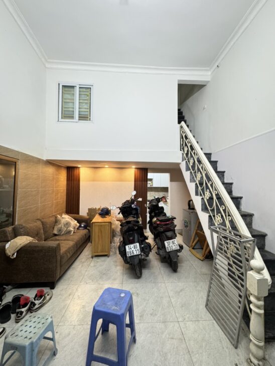 NHÀ NGÕ RỘNG – CÁCH OTO 20M – GIÁ RẺ 3.98 TỶ – NGUYỄN CHÍNH – 30M² x 4 TẦNG – SỔ ĐỎ