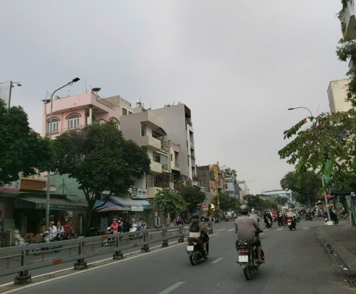 Bán nhà Gò Vấp, xe hơi đỗ cổng, sat mặt tiền Nguyễn Thái Sơn, 42M² x 4 tầng, 5 PN, hơn 5 tỷ