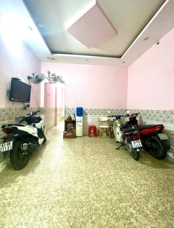 BÁN NHÀ MẶT TIỀN KINH DOANH, 3 TẦNG, ĐƯỜNG HƯNG PHÚ Q8. VỪA Ở VỪA CHO THUÊ, NHỈNH 6 TỶ.