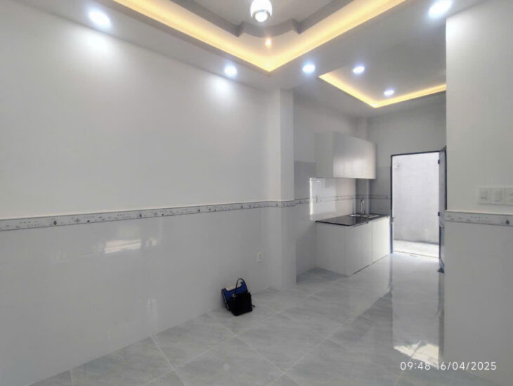 BÁN GẤP nhà 2 tầng, 2PN, 2WC, 24m2, Hiệp Thành 17, Q12, 2.7 tỷ, sổ hồng chính chủ, đường 3m