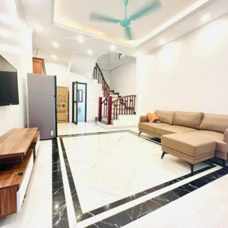 Nhà 4T khu Thanh Nhàn 40m,Mt 5m – ngõ rộng thoáng-gần ô tô- ở ngay
