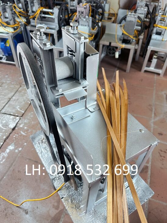 Máy chẻ nan – dao bổ ống tre giao hàng toàn quốc -0918532699