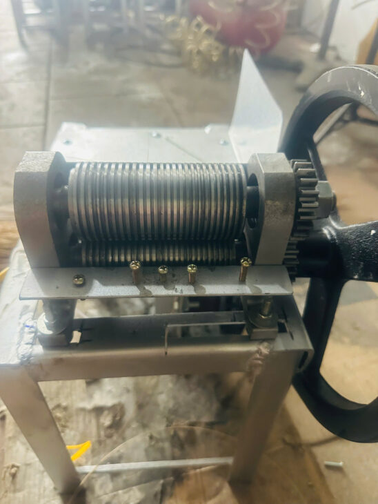 Máy tách nan, máy tách lạt chẻ giao hàng toàn quốc -0918532699