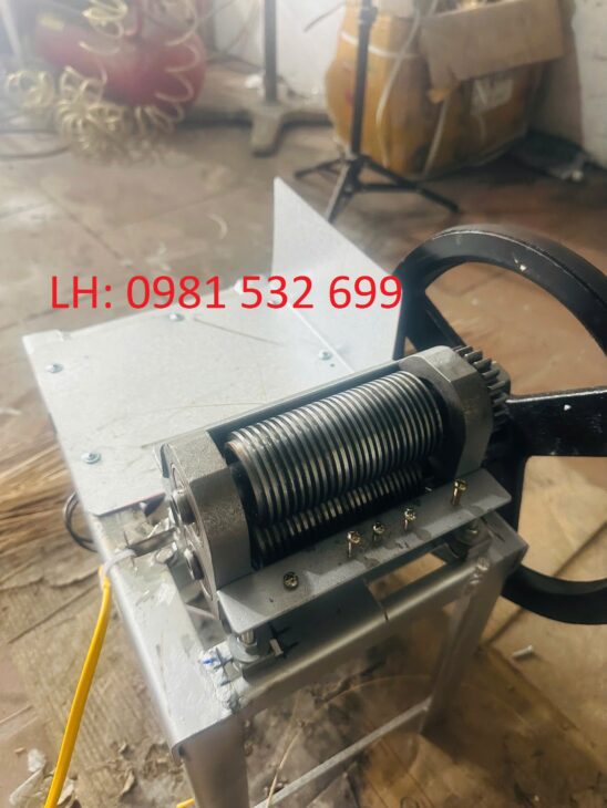 Máy tách nan, máy tách lạt chẻ giao hàng toàn quốc -0918532699