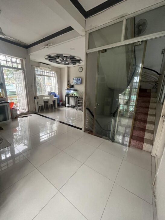 BÁN GẤPNHÀ CĂN GÓC 2 MẶT TIỀN, BÌNH HƯNG, BÌNH CHÁNH. DT: 61M2 (5 X 12M) 3TẦNG CHỈ 9.5 TỶ