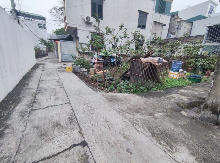 Bán gấp nhà vĩnh quỳnh thanh trì 173m2*3T, mt11m, giá 11,9 tỷ sổ vuông