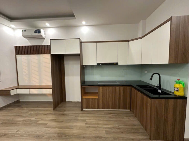 NHÀ ĐỨC GIANG, LONG BIÊN, VÀI BƯỚC RA Ô TÔ TRÁNH, DIỆN TÍCH RỘNG, NỞ HẬU 70M x 4T NHỈNH 6 TỶ