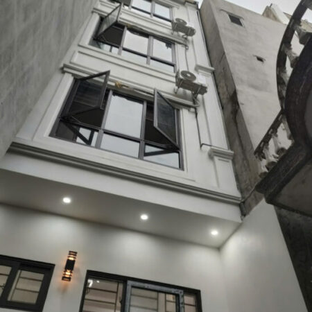 Cho thuê gấp lâu dài giá rẻ nguyên căn Giáp Nhị 52m, 5 tầng, mặt tiền 5.3m, 13.5 tr/th, Hoàng Mai.