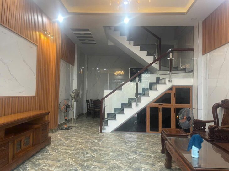 #BÁN_ NHÀ, 6PN, SHR, Ngay chợ Long Trường, Nguyễn Duy Trinh. CHỈ 5,x Ty. LH 0909185988