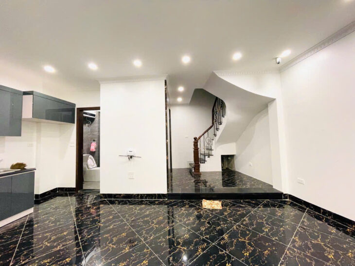 MẶT NGÕ THÔNG – ÔTÔ QUA NHÀ – 6 TẦNG THANG MÁY – NHÀ ĐẸP Ở NGAY!