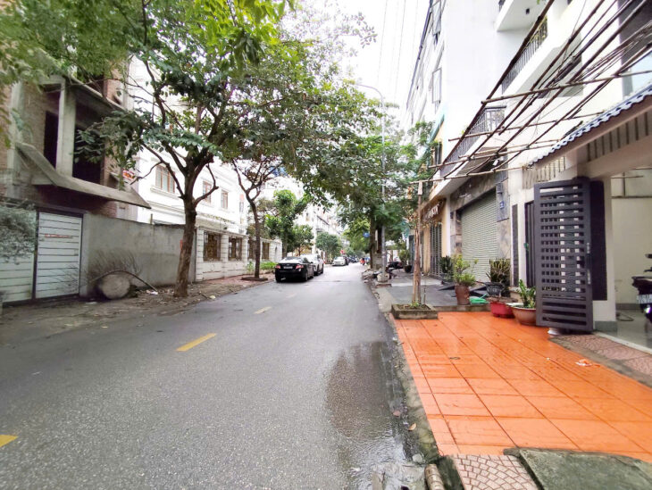 Bán nhà mặt đường Hoàng Ngọc Phách, 93m 2 tầng, Giá 7.2 tỉ, sổ đỏ cá nhân